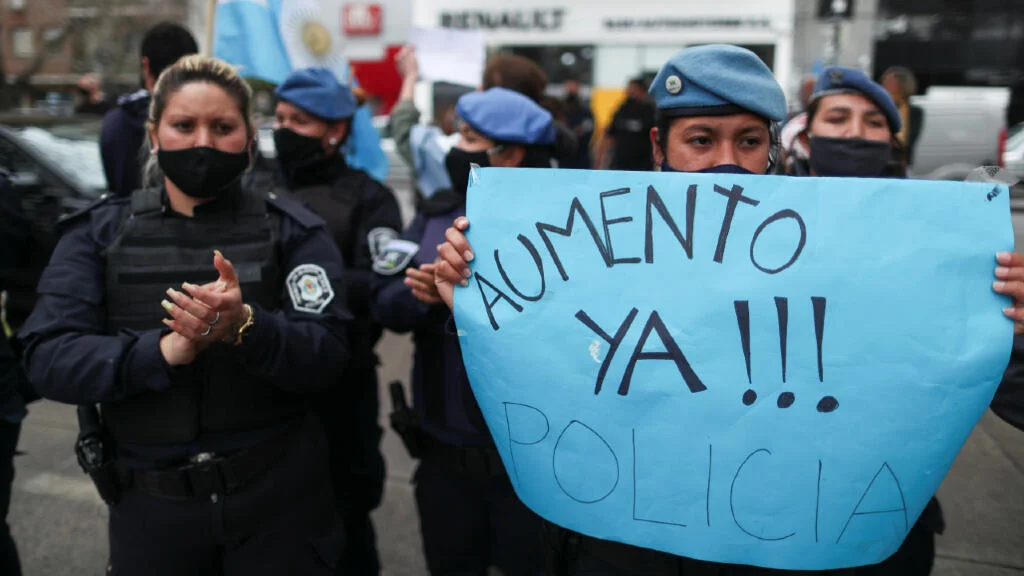 PoliciaProtesta-ArgentinaBuenosAires-aumento (1)